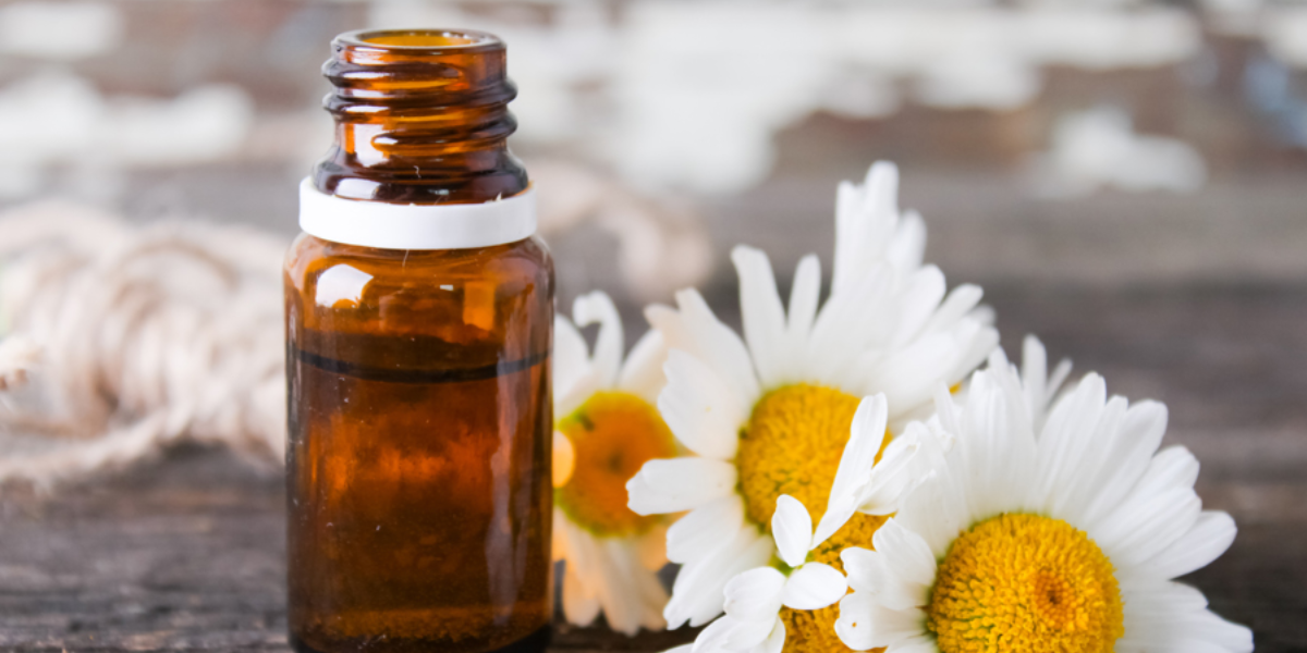 Best Essential Oils For Acne & Dark Spots