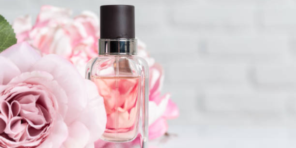 Top Benefits Of Rose Water For Face: Best Organic & Natural Rose Water For Glowing Skin